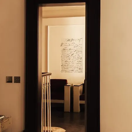 Pied A Terre Tuileries-3